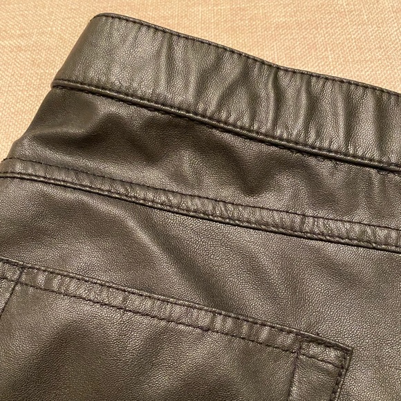 ❤️Hue  X-Small Faux Leather Leggings - Picture 15 of 16